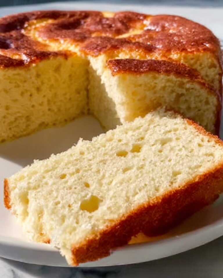 Easy Amish Sour Cream Cornbread Recipe