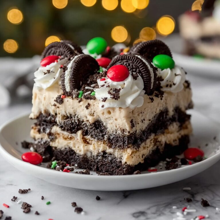 No-Bake Christmas Oreo Lasagna Recipe
